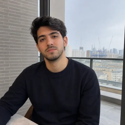 جوان ۲۲ ساله جویای کار مسلط به چند زبان در لندن