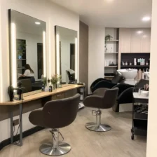 استخدام آرایشگر و بیوتی تراپیست در لندن