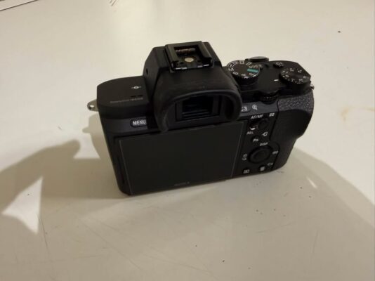 فروش دوربین سونی Sony A7 II به همراه لنز در لندن