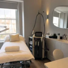 دوره های تخصصی زیبایی و لیزر آکادمی Beaulaze در لندن