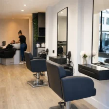 استخدام آرایشگر ماهر در لندن